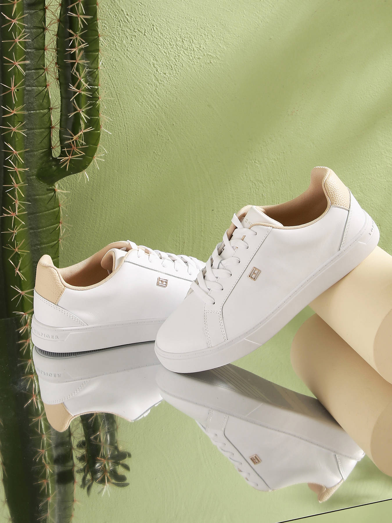Tommy Hilfiger Chaussures Femme Essential TH Court Sneaker en Cuir