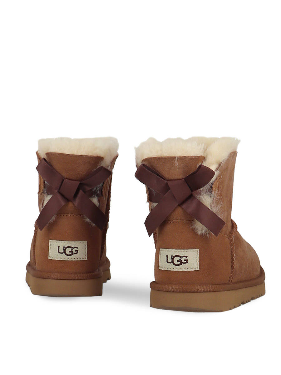 1 bow uggs