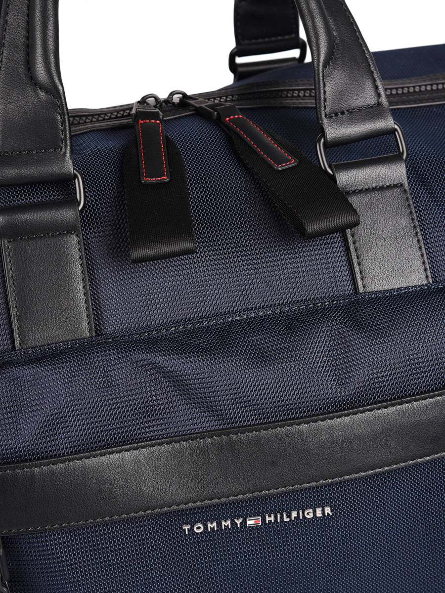tommy hilfiger travel pouch