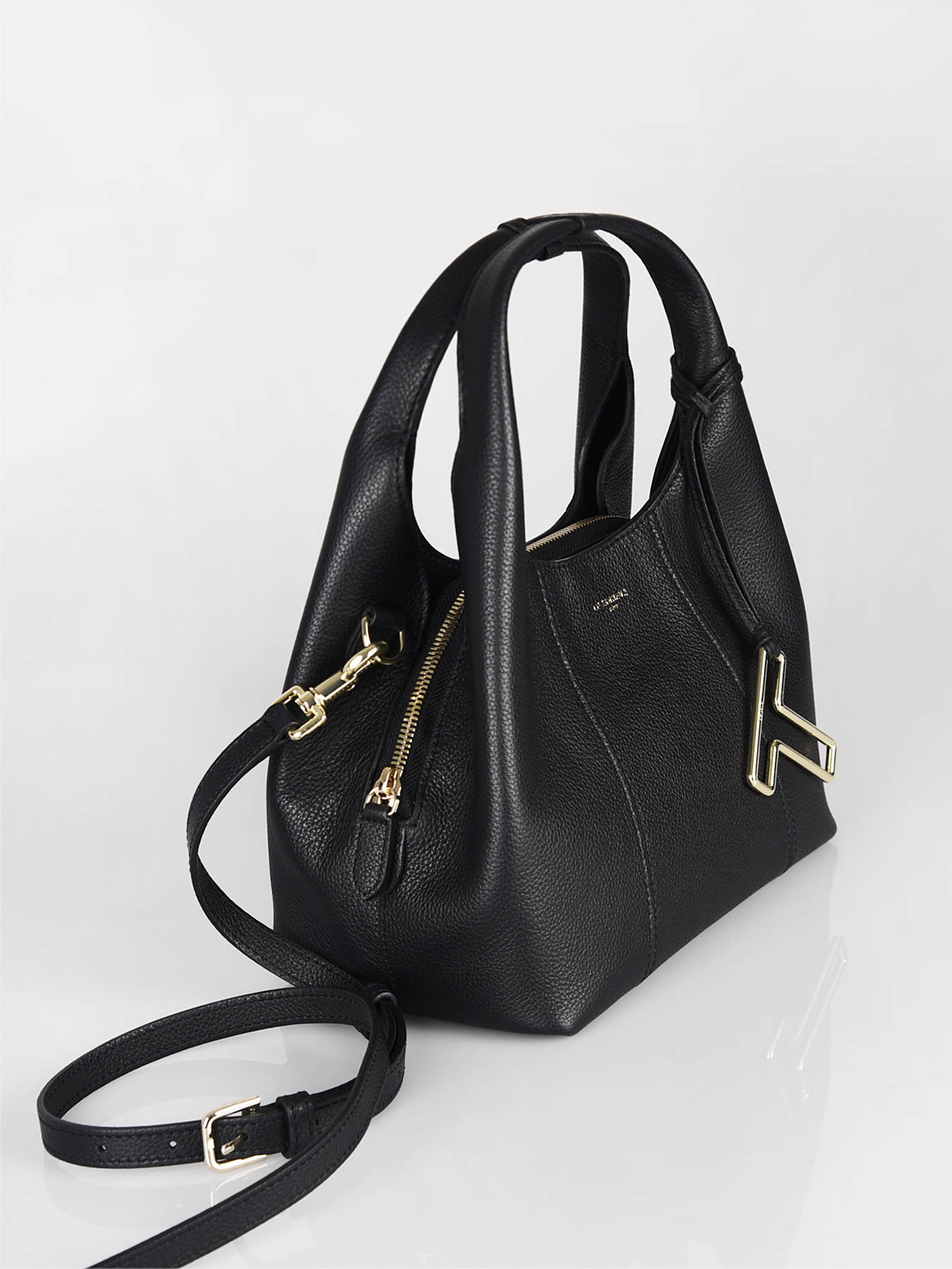 Juliette medium grained leather hobo bag – Le Tanneur