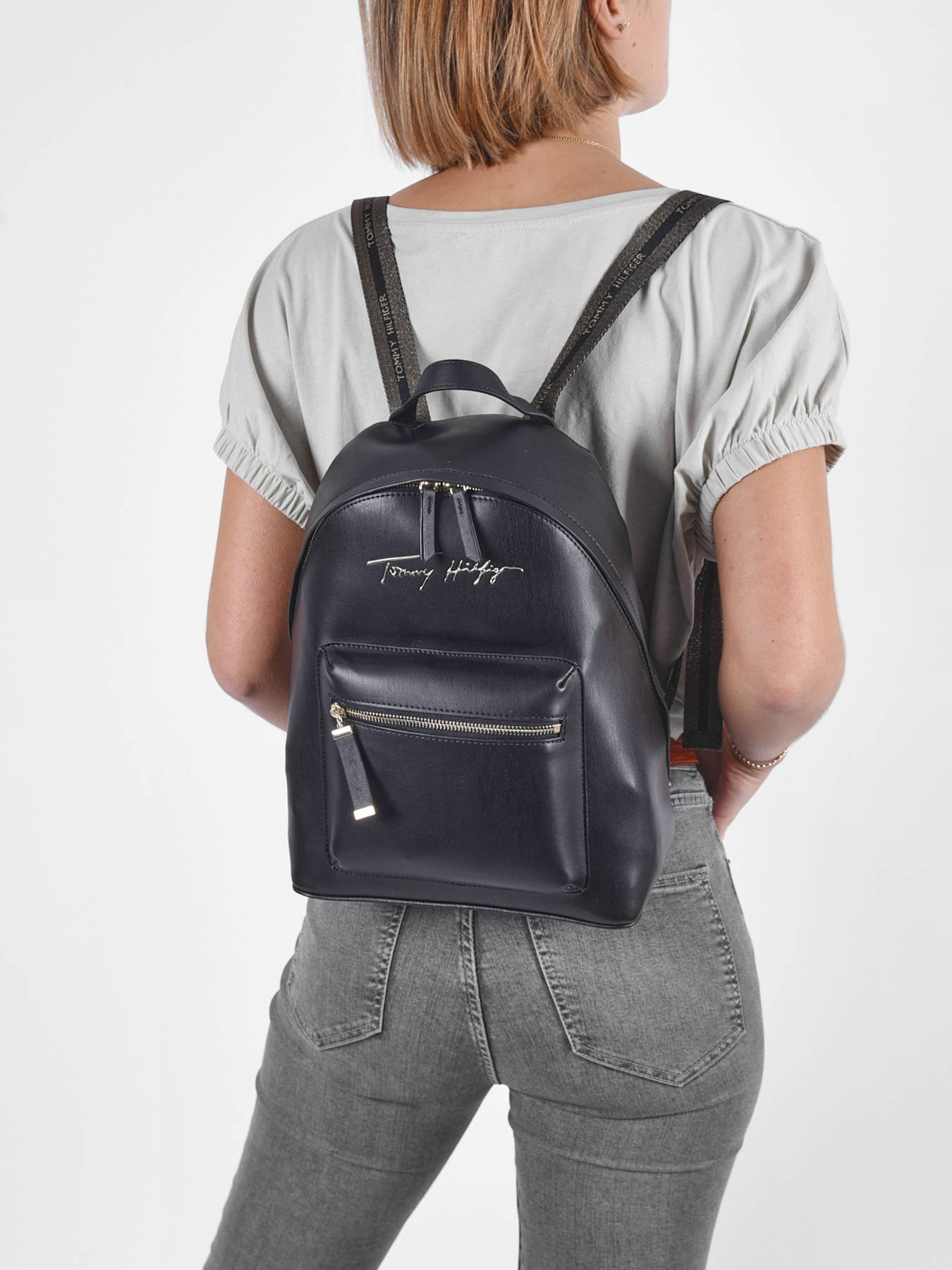 tommy hilfiger iconic backpack