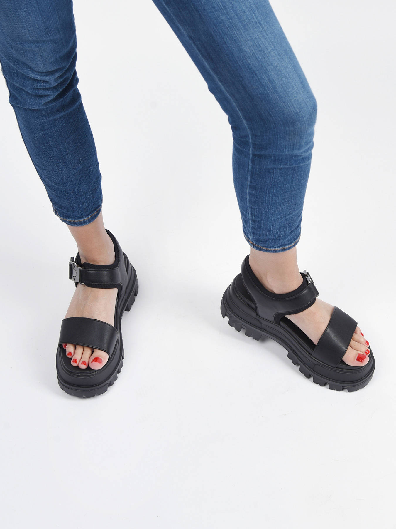 buffalo sandals platform