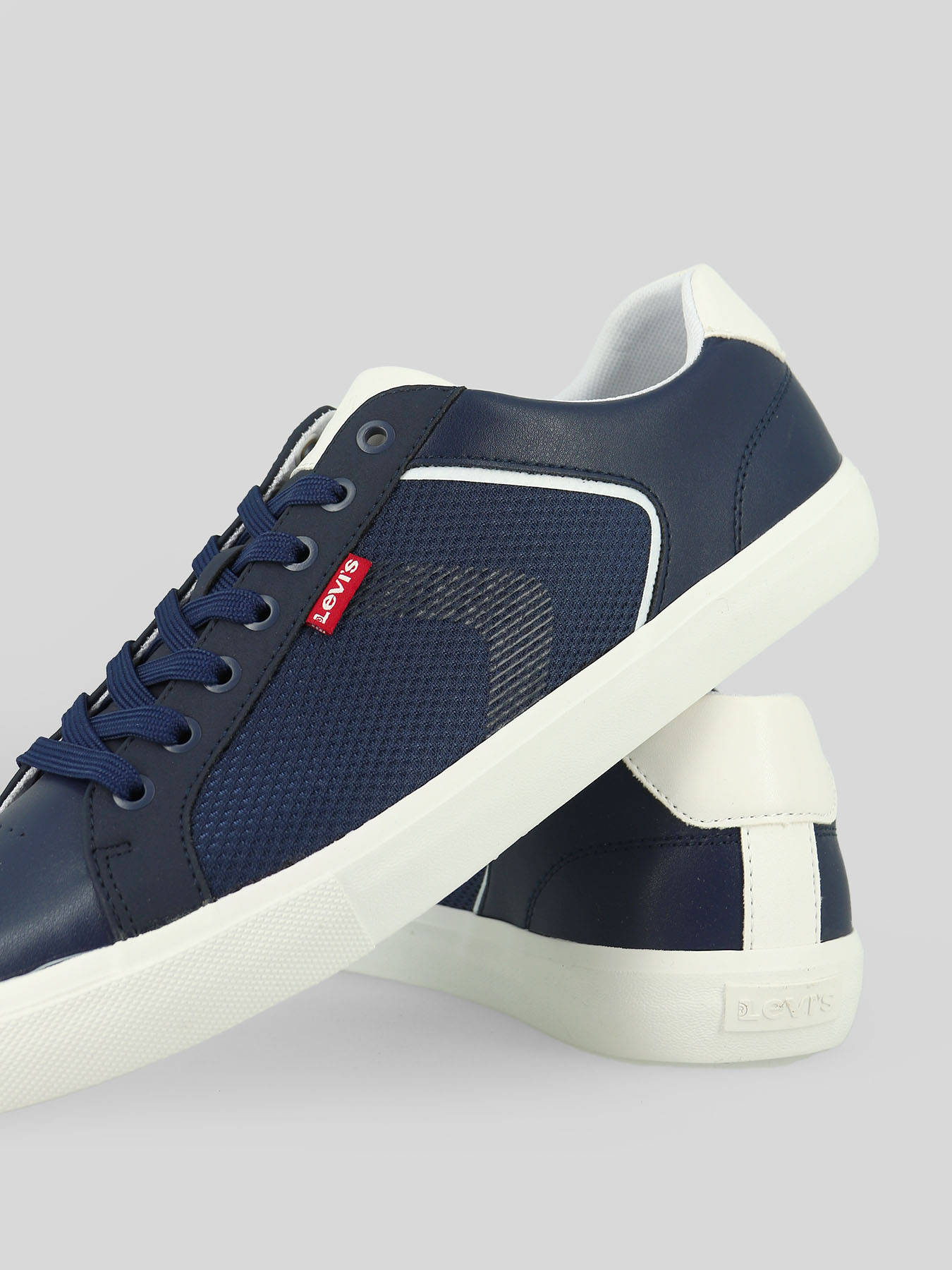 Levi's Sneakers WOODWARD - best prices