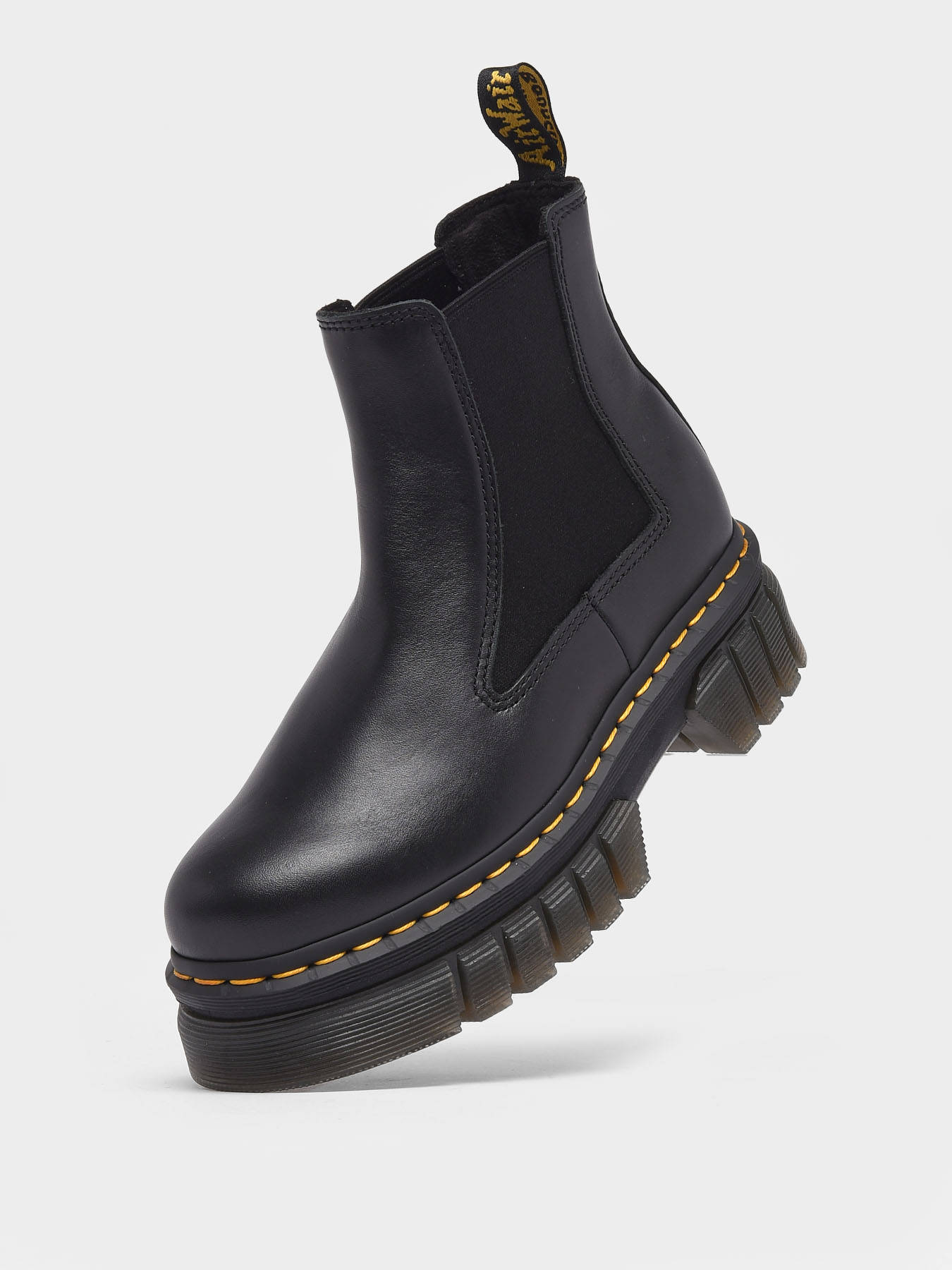 dr martens chelsea boots