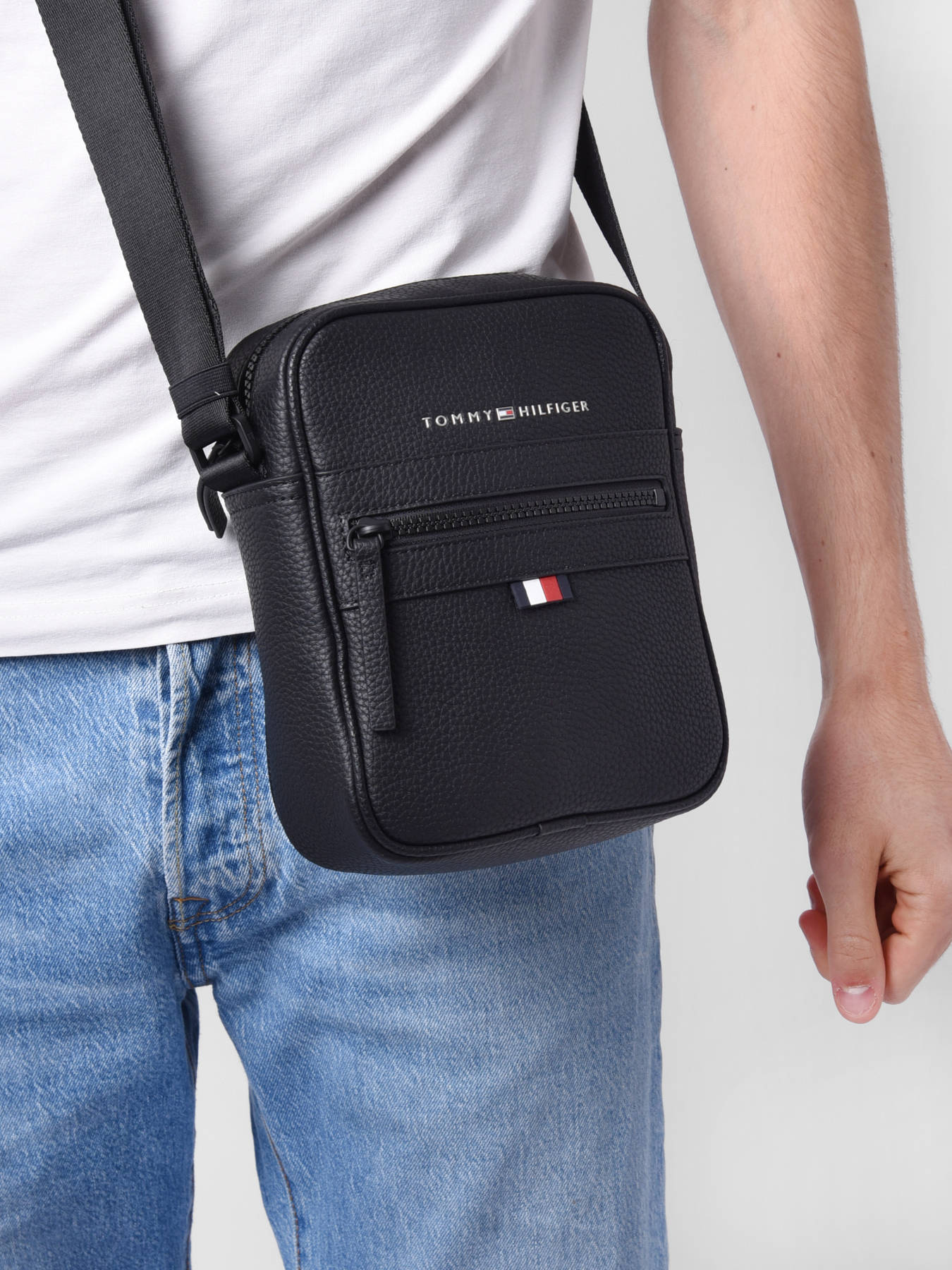 Tommy Hilfiger Crossbody bag AM0AM09504 best prices