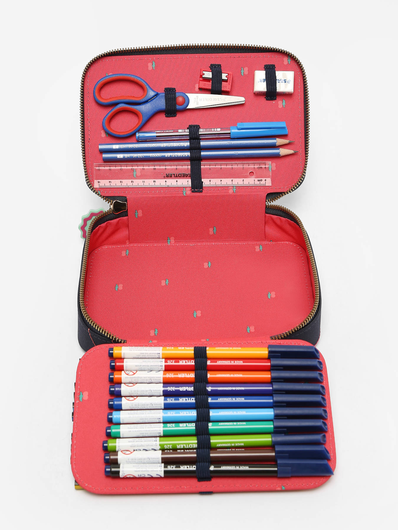 Trousse Jeune Premier Pencil Box Filled cavalier couture en vente au  meilleur prix