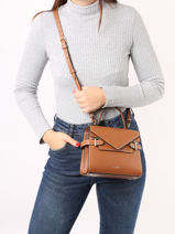 Small Grained Leather Emilie Crossbody Bag Le tanneur Brown emily TEMI1006-vue-porte
