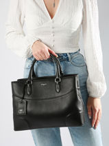 Satchel Romy Leather Le tanneur Black romy TROM1011-vue-porte