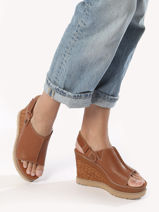 Wedge Sandals In Leather Ugg Brown women 1152668-vue-porte