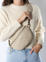 Sac Banane Cow Cuir Basilic pepper Beige cow BCOW55-vue-porte