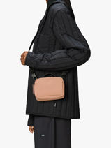 Sac Bandoulire City Polyester Rains Marron city 14120-vue-porte