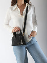 Sac Bandouli�re Belleville Cuir Lancel Beige belleville A13735-vue-porte