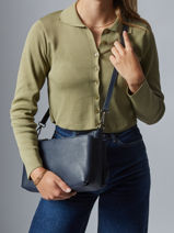 Sac Bandoulire Caviar Cuir Milano Bleu caviar CA25066-vue-porte