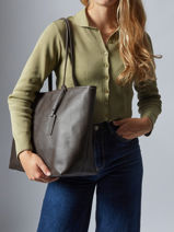 Sac Cabas A4 Caviar Cuir Milano Marron caviar CA19111N-vue-porte