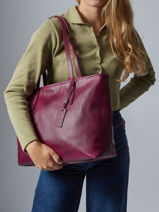 Sac Cabas A4 Caviar Cuir Milano Rouge caviar CA19111N-vue-porte