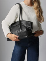 Sac Port� �paule Caviar Cuir Milano Noir caviar CA25062-vue-porte