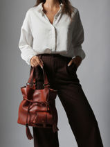 Medium Bucket Bag Premier Flirt Lancel Red premier flirt A10110-vue-porte