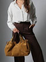 Sac Port paule Chiara Cuir De Vachette Gerard darel Jaune chiara DCS84407-vue-porte