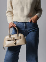 Sac Bandouli�re London Verni Miniprix Beige london KJ62072-vue-porte