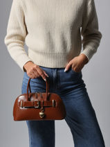 Sac Bandoulire London Verni Miniprix Marron london KJ62072-vue-porte