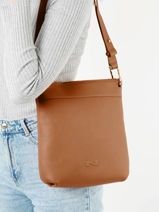Crossbody Bag Tiki Mini Leather Nathan baume Brown victoria N1910586-vue-porte
