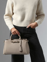 Sac  Main Lefia Guess Beige lefia BG964406-vue-porte