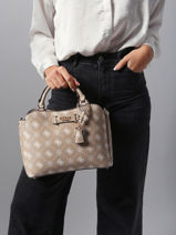 Sac Port� Main Silia Guess Rose silia GP989006-vue-porte