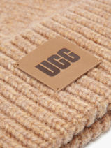 Bonnet-UGG-vue-porte