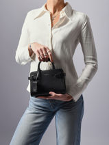 Sac Bandouli�re Emily Cuir Le tanneur Noir emily TEMI1630-vue-porte