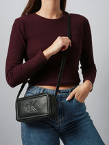 Sac Bandouli�re Bold Monogram Calvin klein jeans Marron bold monogram 4F3220G-vue-porte