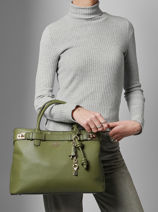 Satchel Gregoria Guess Green gregoria BG854607-vue-porte
