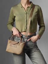 Crossbody Bag Storm Kba Lancaster Beige storm kba 71-vue-porte
