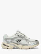 Sneakers New balance White boy ML725CG