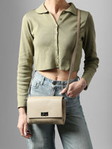 Sac Bandouli�re Caviar Cuir Milano Beige caviar CA24061-vue-porte