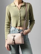 Sac Bandouliere Caviar Cuir Milano Beige caviar CA21101-vue-porte