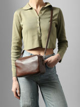 Sac Bandouli�re Caviar Leather Milano Brown caviar CA25112-vue-porte