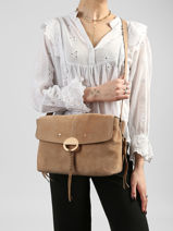 Sac Bandouli�re Othilia En Cuir Su�de Vanessa bruno Beige othilia 55V40813-vue-porte