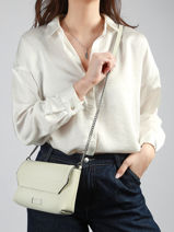 Sac Bandouli�re Ninon Soft Cuir Lancel Blanc ninon A14030-vue-porte