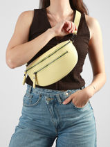 Leather Caviar Belt Bag Milano Yellow caviar CA23111-vue-porte
