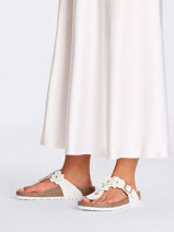 Mules Gizeh Flower En Cuir Birkenstock Blanc women 1026735-vue-porte