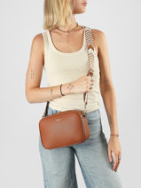 Shoulder Bag Grained Flora & co Brown grained F6967OR-vue-porte