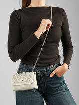 Sac Port� �paule Giully Guess Blanc giully AE967374-vue-porte