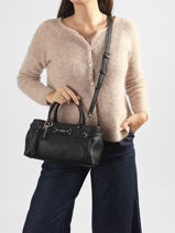 Sac Port� Main Dorothy Guess Noir dorothy BG223105-vue-porte