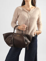 Sac Port� Main Allegra Guess Marron allegra BG223706-vue-porte