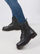 Leather ankle boots in leather-MUSTANG-vue-porte