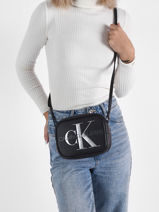 Sac Bandouliere Calvin klein jeans Noir sculpted monogramme K608376-vue-porte