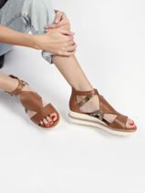 Leather low wedge sandals-TAMARIS-vue-porte