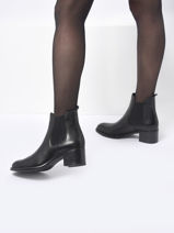 Boots In Leather Tamaris women 29-vue-porte