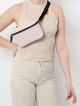 Belt Bag Ucon acrobatics Pink accessoire JONA-vue-porte