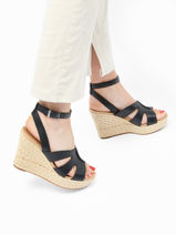 Platform Sandals Careena In Leather Ugg Black women 1128251-vue-porte
